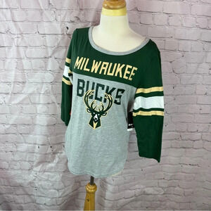 NWT ultra game milwaukee bucks raglan sleeve t-shirt sz medium NBA sporty fandom